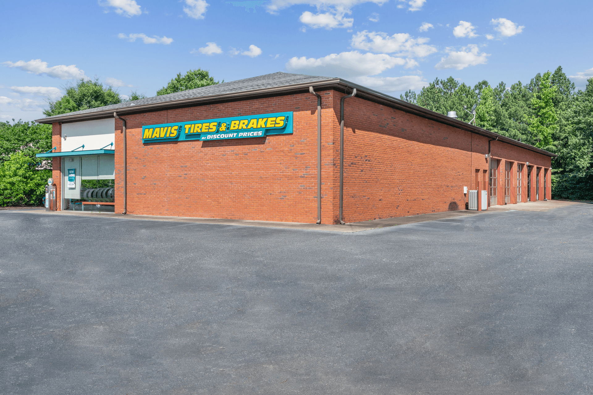 Store_621 Tire Shop & Auto Repair in Suwanee (Johns Creek), Georgia