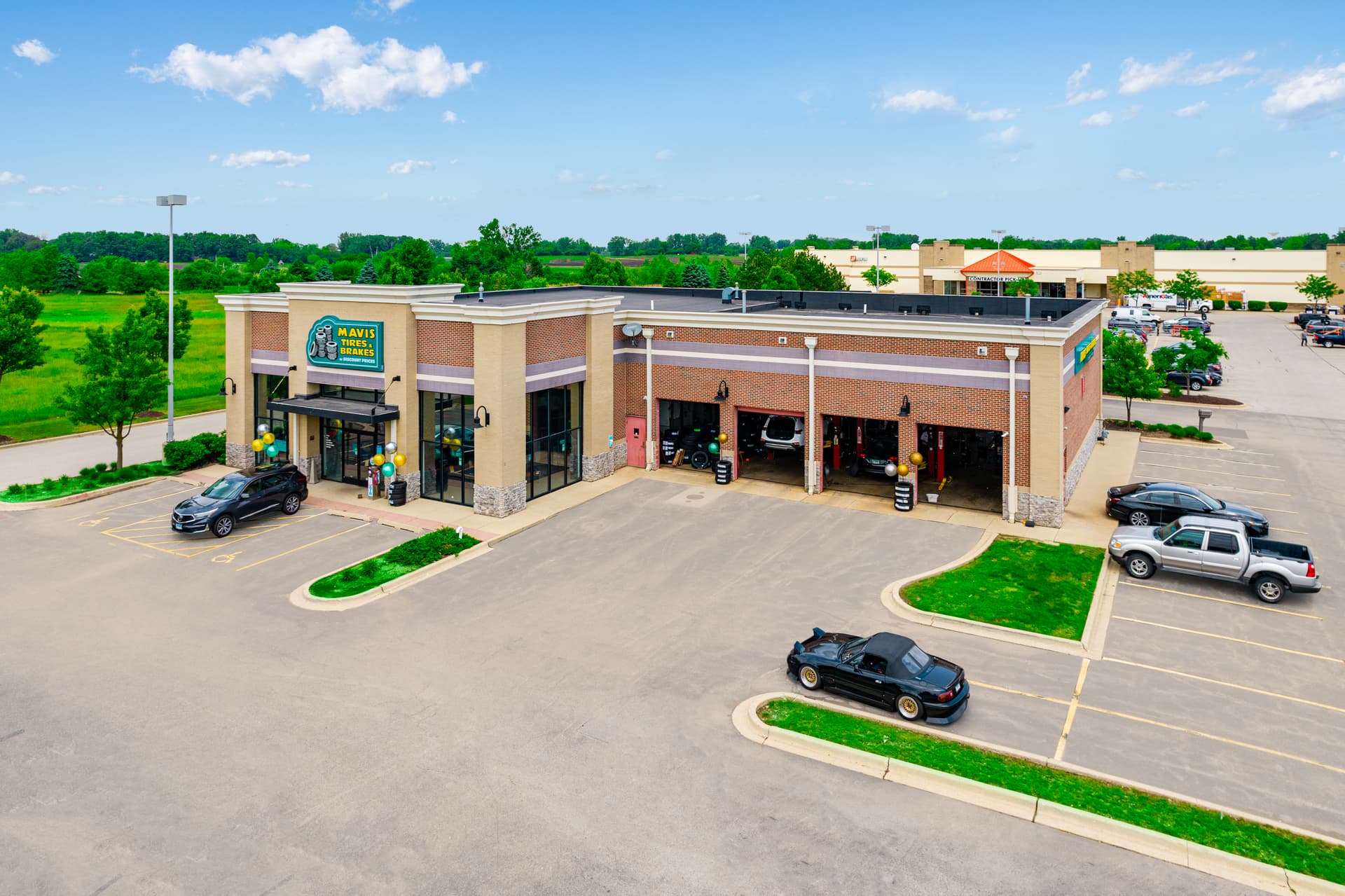 Store_1070 Tire Shop & Auto Repair in Mundelein, Illinois