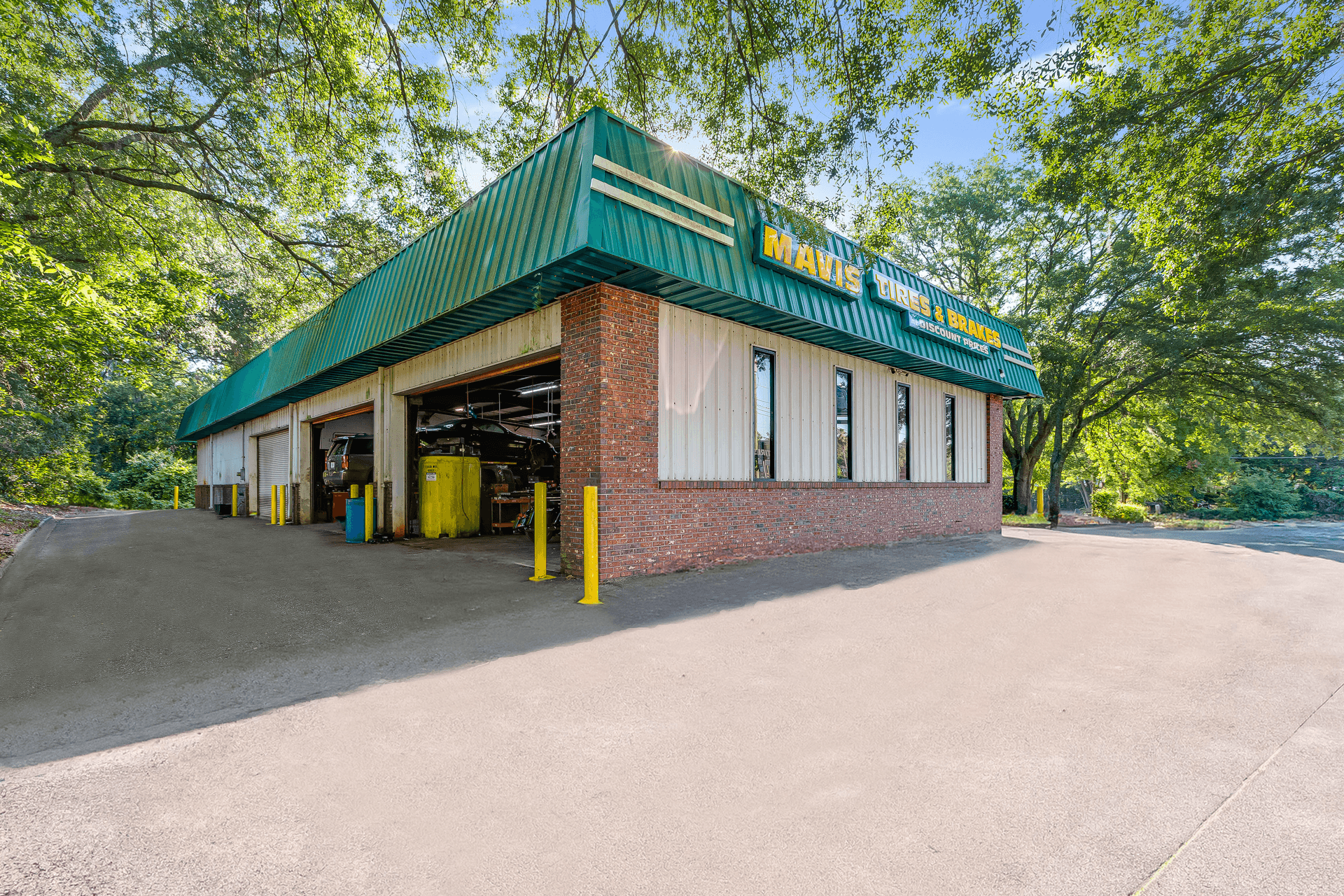 Store_818 Tire Shop & Auto Repair in Tallahassee (North Monroe), Florida